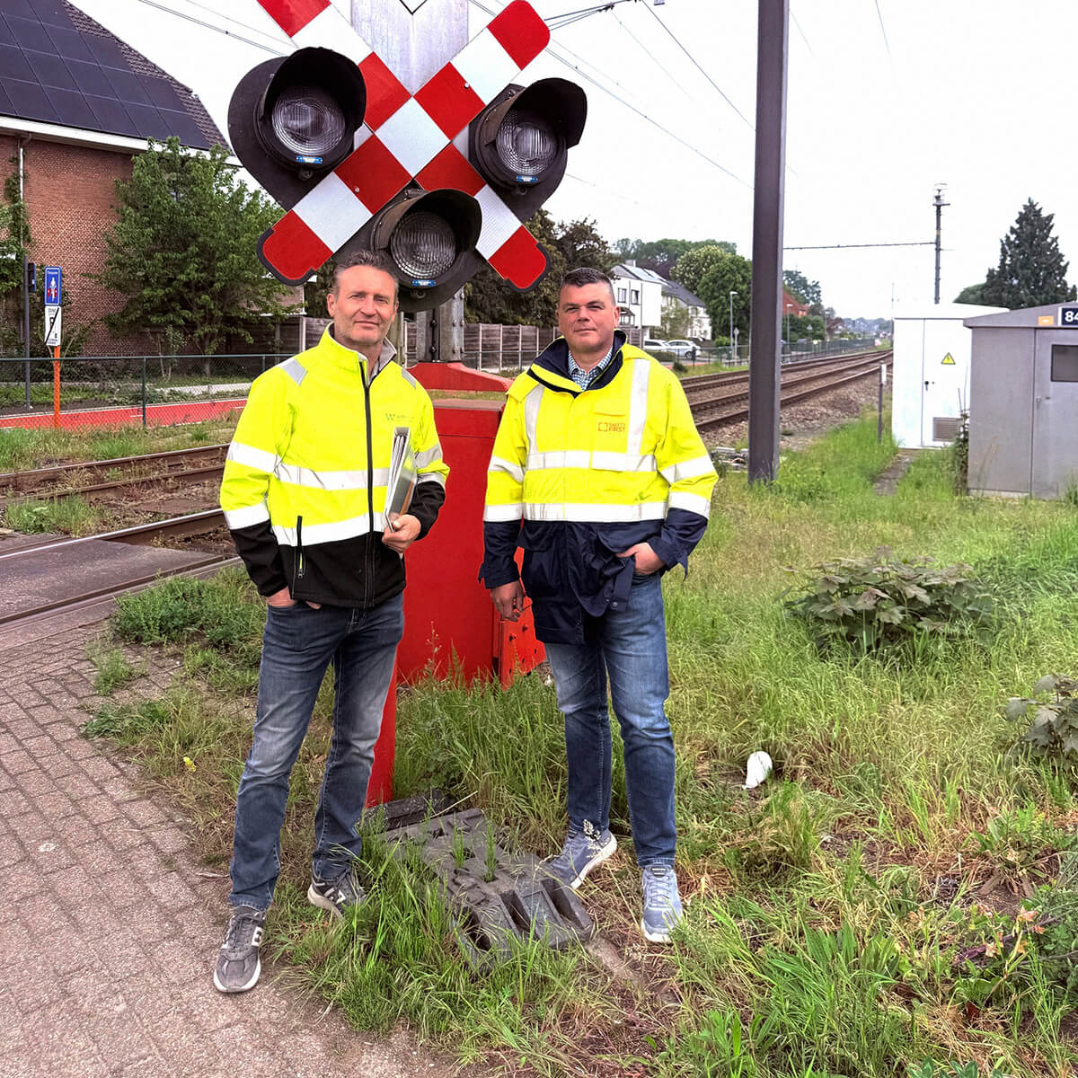 Onze CEO Kurt Pleysier (links) samen met Christophe Gysens (rechts), expert fiber optic bij Infrabel.